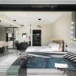 Ophelia By Halu!, Luxury With Hot Tub *