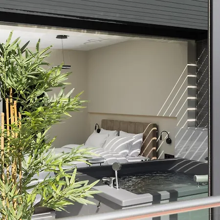 Ophelia By Halu!, Luxury With Hot Tub Appartamento *