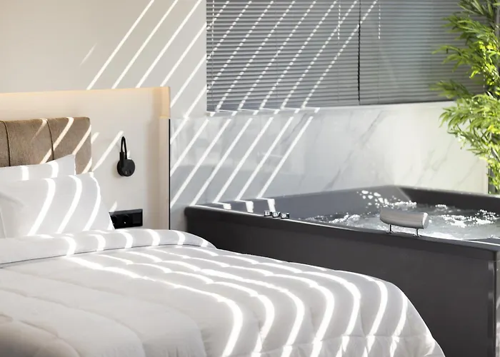 Ophelia By Halu!, Luxury With Hot Tub *
